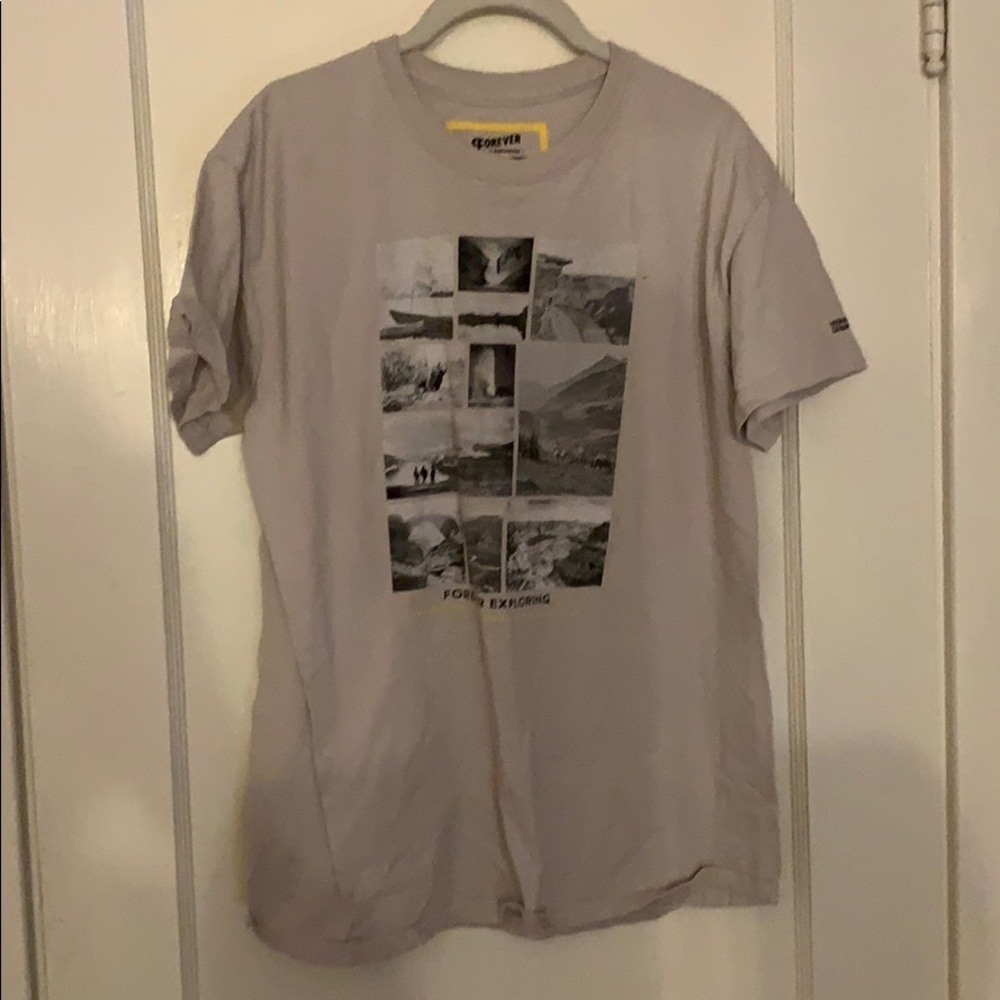 URBAN OUTFITTERS National Geographic Short Sleeve